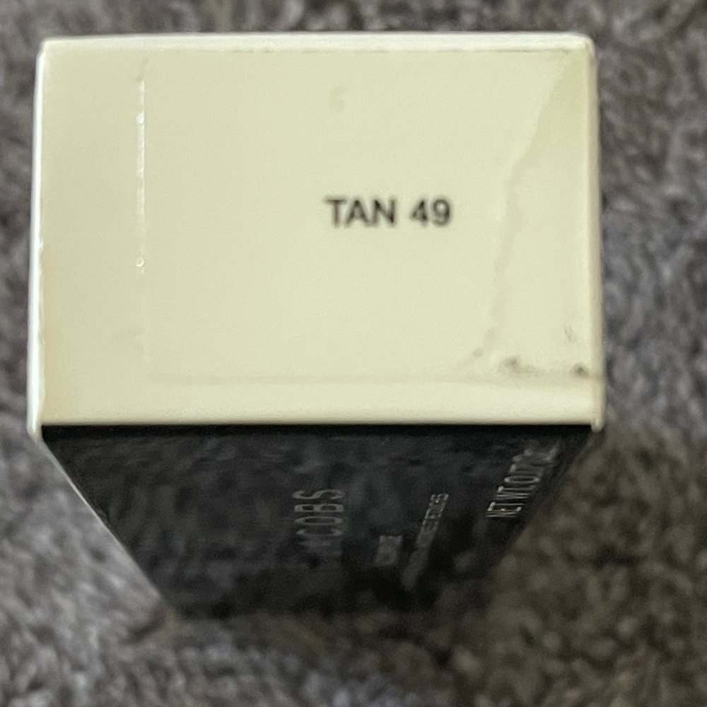 Marc Jacobs Tan 49 Accomplice Concealer Stick - Picture 5 of 7